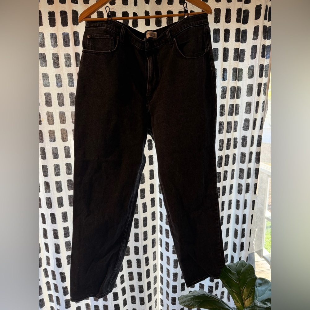 Abercrombie Women’s Ankle Straight Ultra High Rise Fades Black Jeans